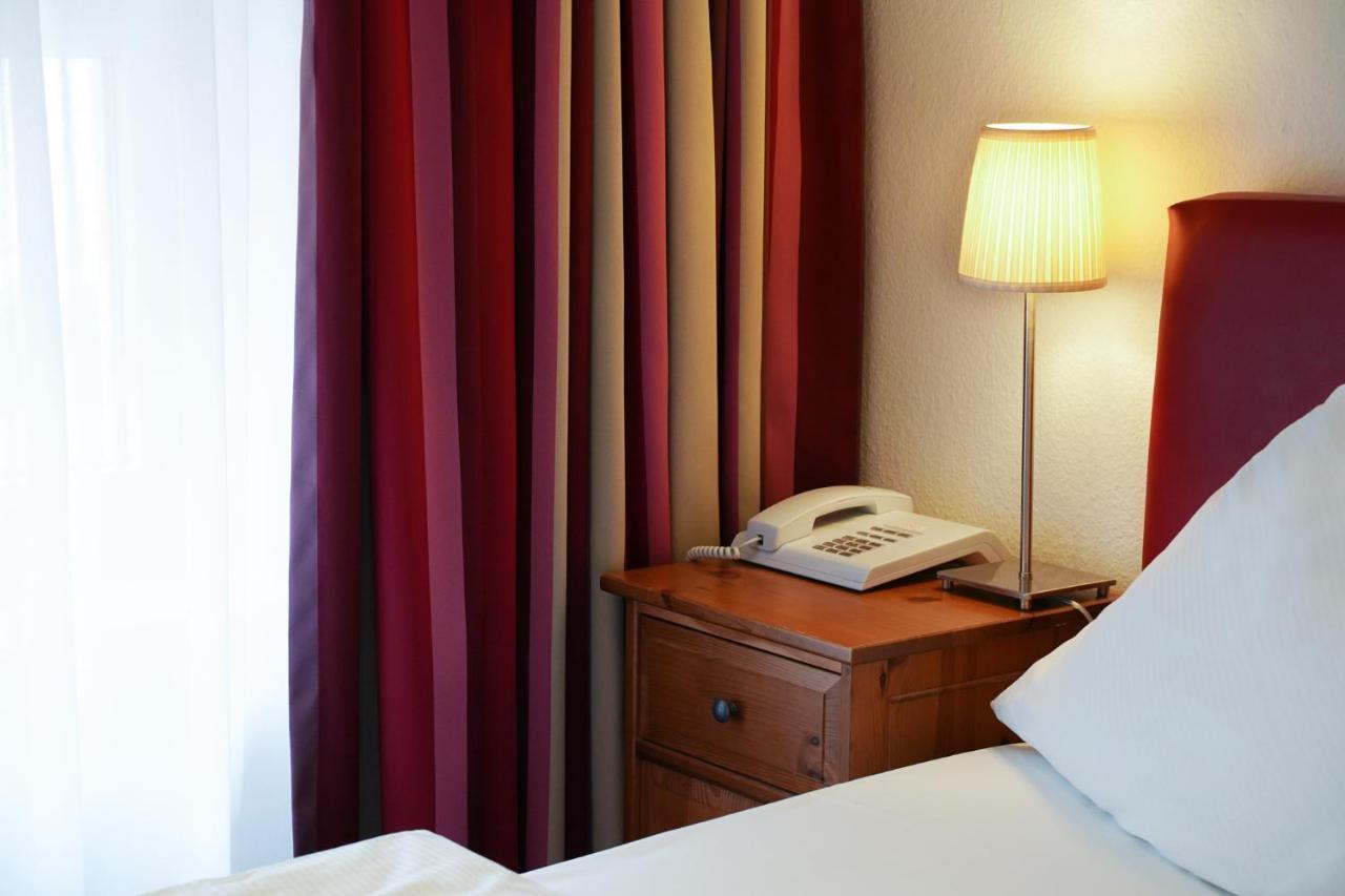 Hotel Im Kupferkessel Koln Bagian luar foto