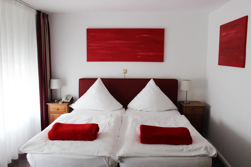 Hotel Im Kupferkessel Koln Bagian luar foto